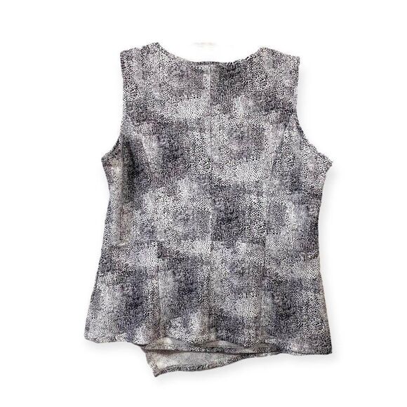 Sleeveless Reptile Cut Out Jewel Envelope Hemline Blouse NEW - Picture 3 of 3